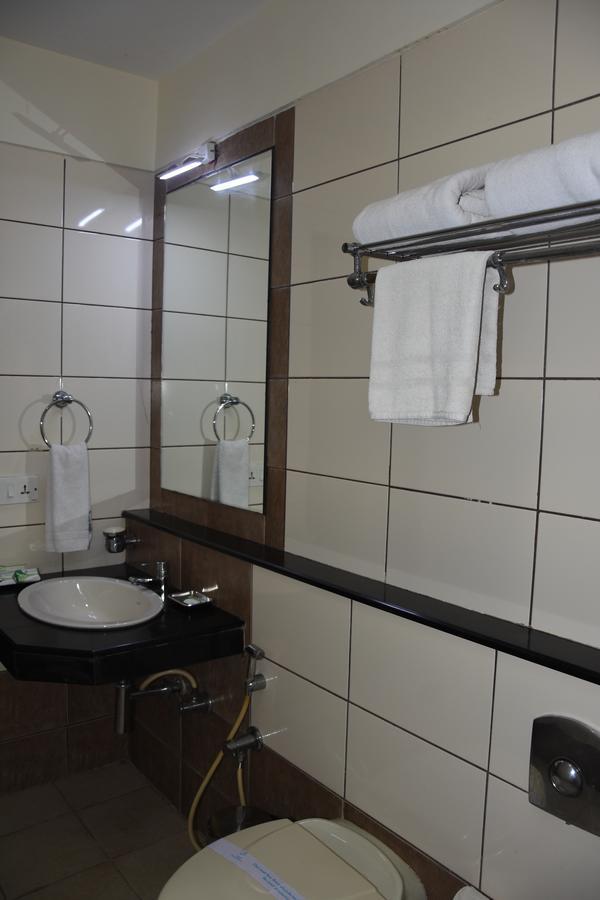 Ulo Chennai Deluxe Otel Dış mekan fotoğraf